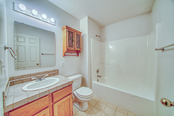 20251107_3928_SPRUCE_MEADOWS_DR_15
