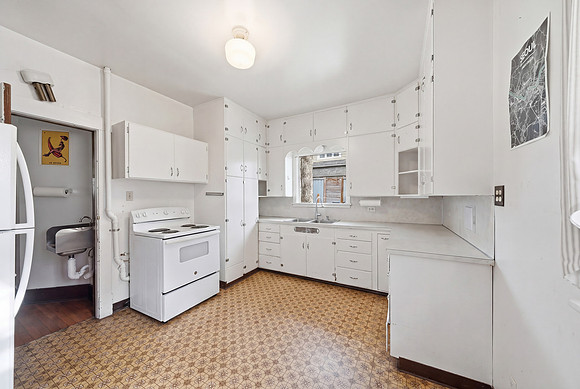 20260420_-_103_S_8th_AVe_018