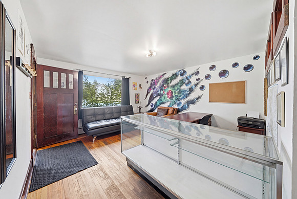 20260420_-_103_S_8th_AVe_025