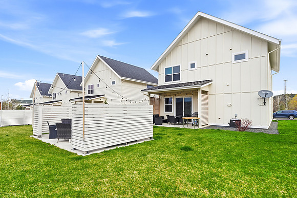 20260429_-_1976_Little_Cottage_057