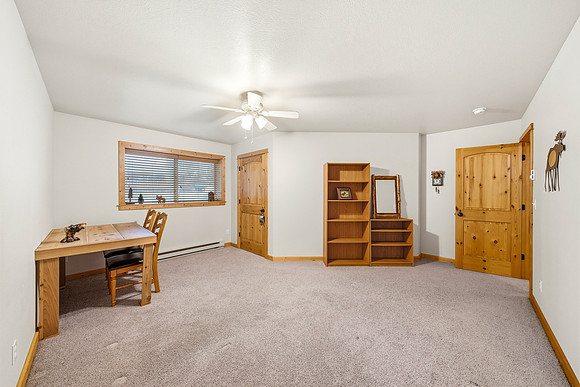 20260516_-_305_Lewis_Ave_West_Yellowstone_017