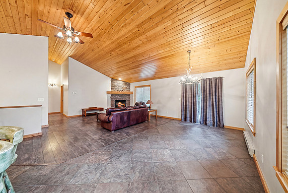 20260516_-_305_Lewis_Ave_West_Yellowstone_040