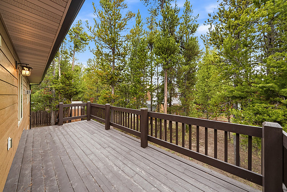 20260516_-_305_Lewis_Ave_West_Yellowstone_045