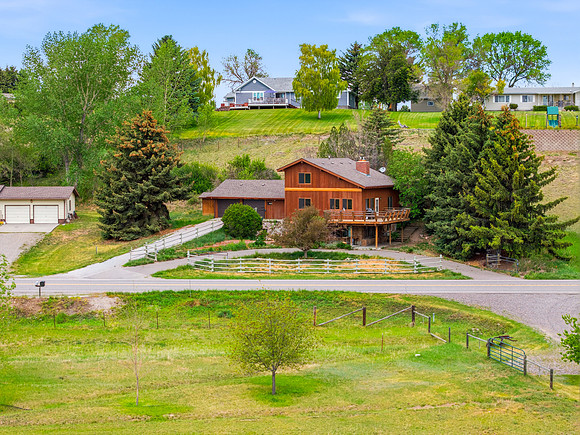 8685_Churchill_Rd_055