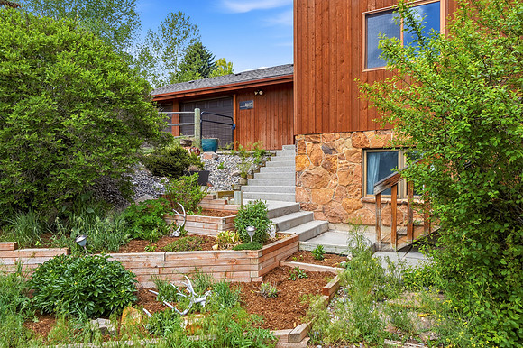 8685_Churchill_Rd_049
