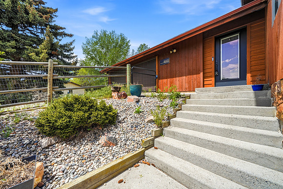 8685_Churchill_Rd_042