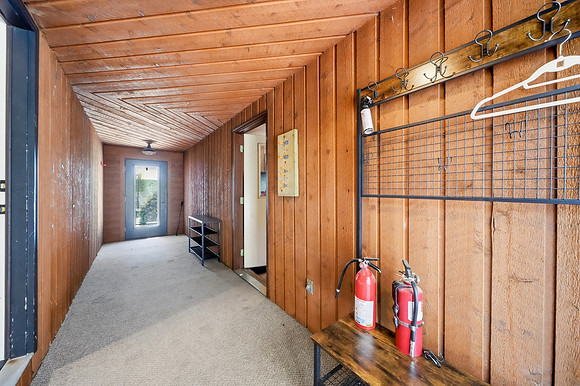 8685_Churchill_Rd_040