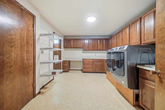 8685_Churchill_Rd_032