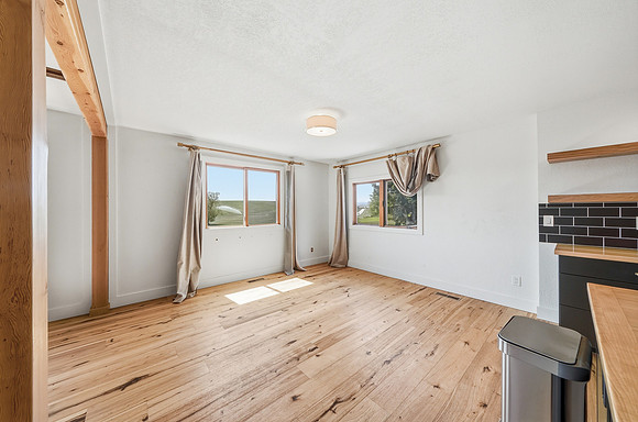 8685_Churchill_Rd_020
