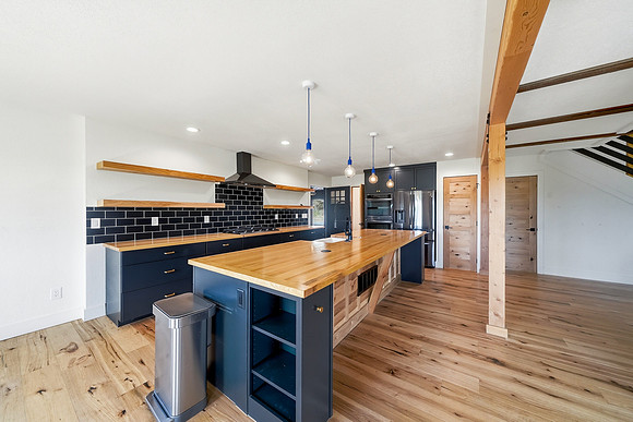 8685_Churchill_Rd_019