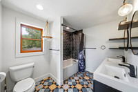 8685_Churchill_Rd_004