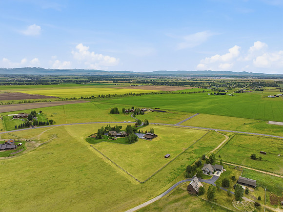 696_Belle_Creek_Rd_Belgrade_103