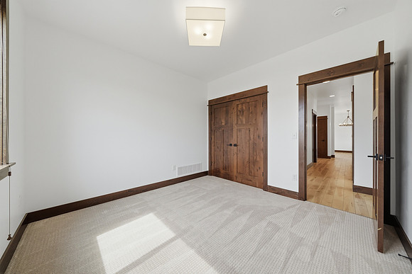 2_Paddlefish_Court_Three_Forks_027