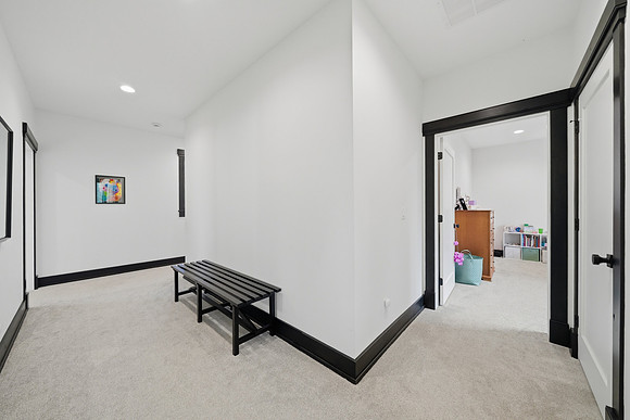 2211_Heeb_Road_Manhattan_021