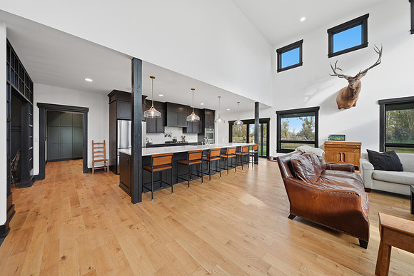 2211_Heeb_Road_Manhattan_040