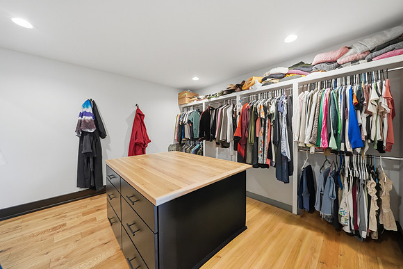 2211_Heeb_Road_Manhattan_031