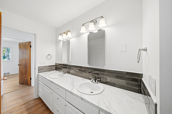 6150_Pleasant_Street_Manhattan_011