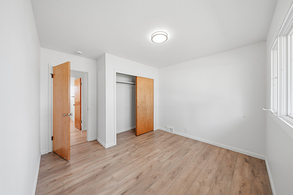 6150_Pleasant_Street_Manhattan_010