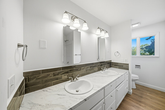 6150_Pleasant_Street_Manhattan_008