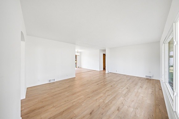 6150_Pleasant_Street_Manhattan_016