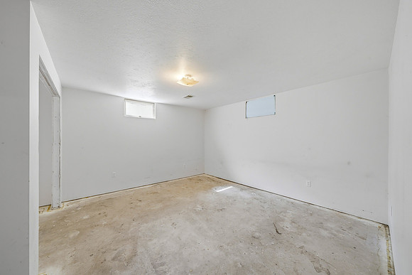6150_Pleasant_Street_Manhattan_020