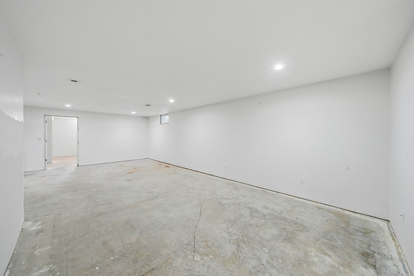 6150_Pleasant_Street_Manhattan_027