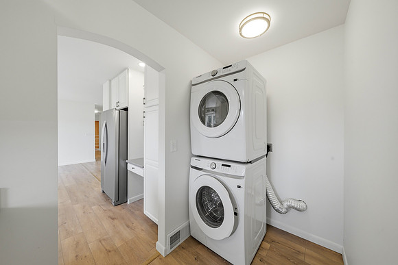 6150_Pleasant_Street_Manhattan_031