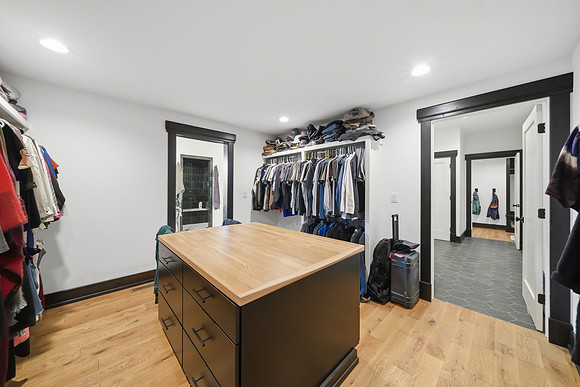 2211_Heeb_Road_Manhattan_032