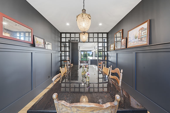 2211_Heeb_Road_Manhattan_004