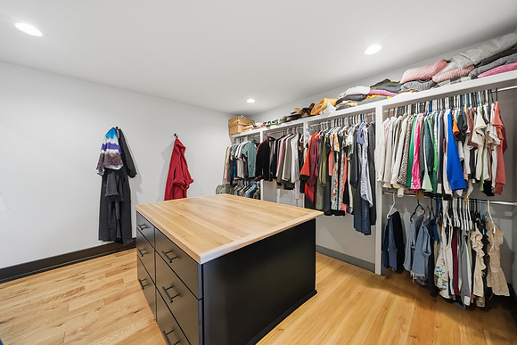 2211_Heeb_Road_Manhattan_031